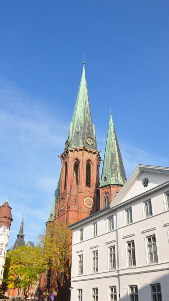 Das Bild zeigt die Lambertikirche Oldenburg.